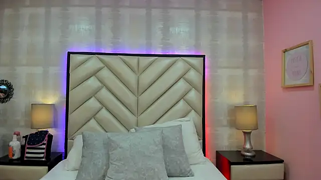 Snapshot of HazelMoret chatting on September 13, 11:21 am HazelMoret online show from September 13, 11:21 am