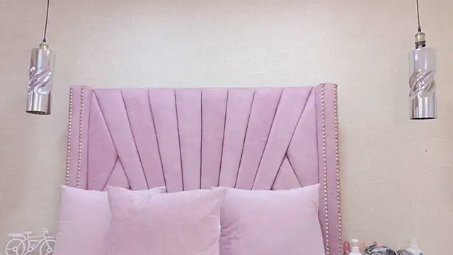 Snapshot of HazelMoret chatting on September 23, 11:46 am HazelMoret online show from September 23, 11:46 am