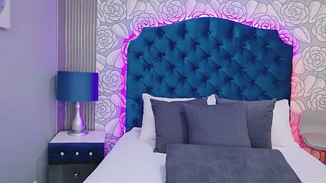 Snapshot of HazelMoret chatting on February 17, 3:25 am HazelMoret online show from February 17, 3:25 am