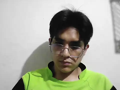 Snapshot of HardDick2 chatting on February 24, 4:43 am HardDick2 online show from February 24, 4:43 am