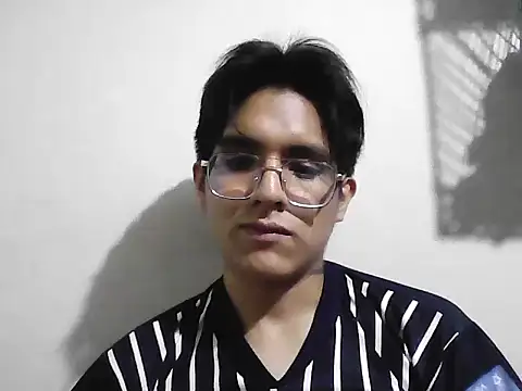 Snapshot of HardDick2 chatting on March 3, 6:30 am HardDick2 online show from March 3, 6:30 am