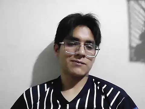 Snapshot of HardDick2 chatting on March 4, 5:24 am HardDick2 online show from March 4, 5:24 am