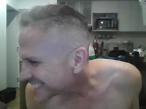 Diegoperrote682661 online show from April 15, 3:24 am