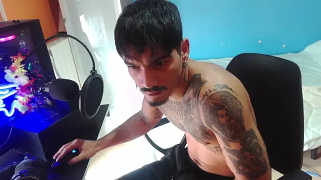 Badboyi1997 online show from October 13, 11:54 am