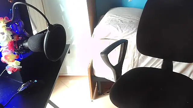 Badboyi1997 online show from October 18, 1:12 pm