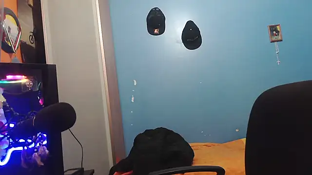 Badboyi1997 online show from December 5, 4:43 am