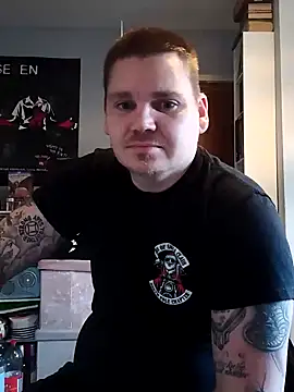 ArcanceTheo82 online show from December 9, 3:11 pm