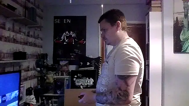 ArcanceTheo82 online show from December 18, 7:41 pm