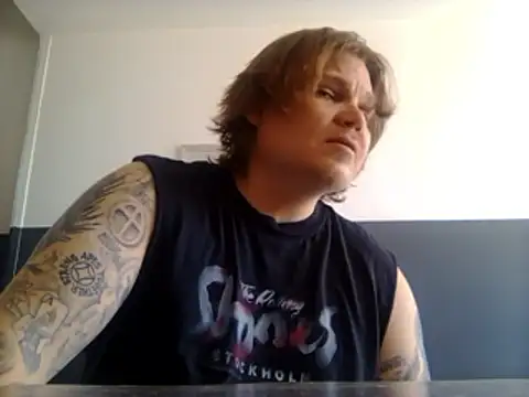ArcanceTheo82 online show from May 25, 10:54 am