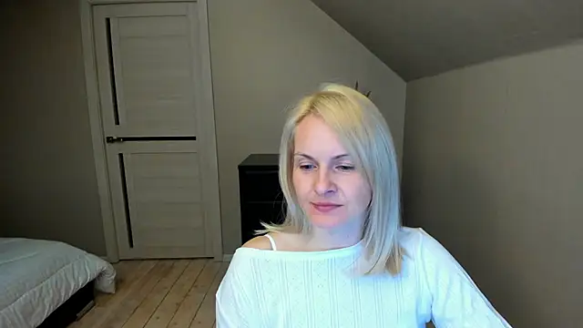 Alicee Gracee online show from February 14, 8:59 pm