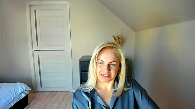 Alicee Gracee online show from February 19, 10:12 am