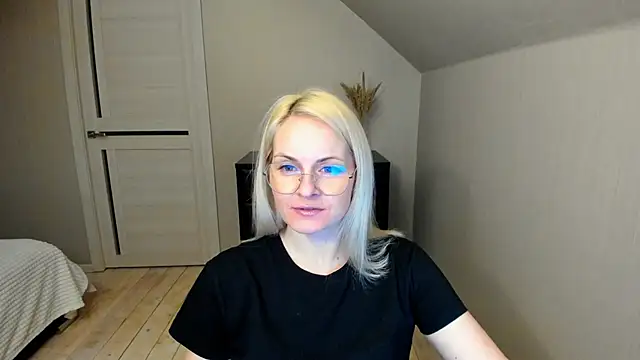 Alicee Gracee online show from February 28, 7:14 pm