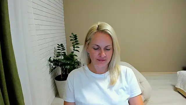 Alicee Gracee online show from September 11, 8:09 pm