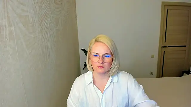 Alicee Gracee online show from April 15, 7:21 pm