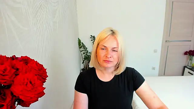 Snapshot of Alicee_Gracee chatting on June 17, 9:23 am Alicee Gracee online show from June 17, 9:23 am