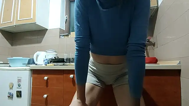 Snapshot of beaverwoman chatting on June 16, 9:06 pm beaverwoman online show from June 16, 9:06 pm