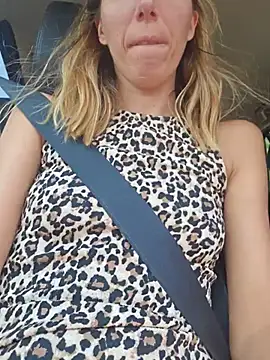 Snapshot of beaverwoman chatting on July 27, 10:11 am beaverwoman online show from July 27, 10:11 am