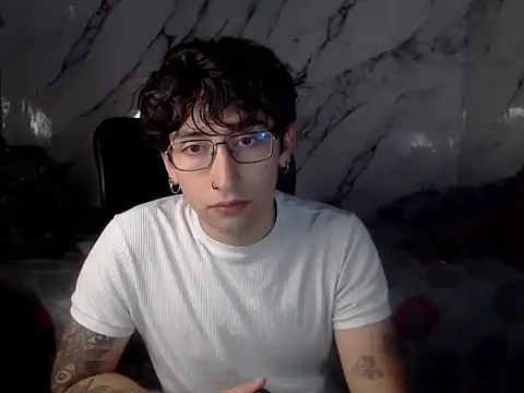 Snapshot of Dereck_Dickson chatting on April 4, 2:32 am Dereck Dickson online show from April 4, 2:32 am