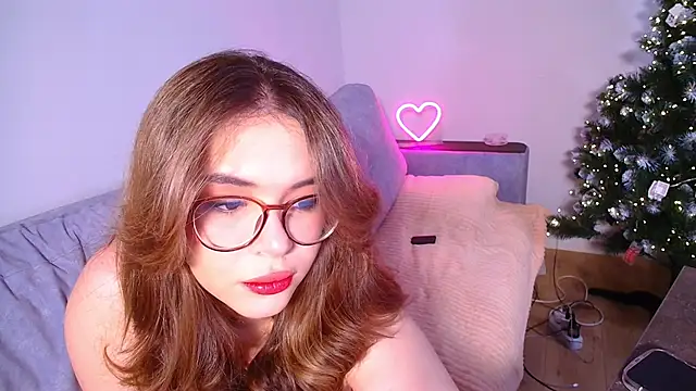 CutiePie3 online show from December 18, 8:57 pm