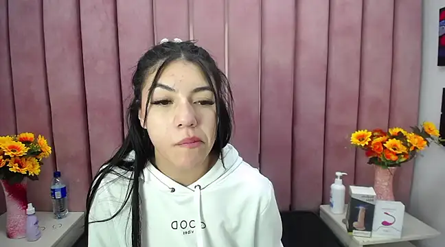 Poly Sasha  online show from March 14, 6:10 am