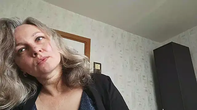 EdithManning online show from June 2, 7:43 am