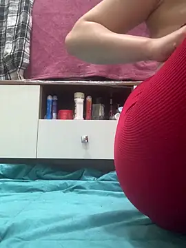 abyusif101099 online show from April 10, 8:35 pm