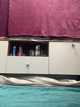 abyusif101099 online show from April 14, 5:46 am