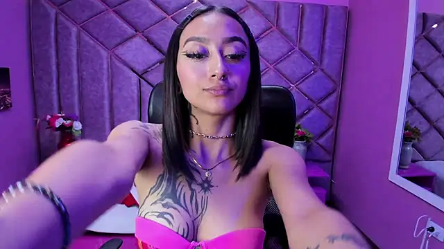 Miaa Thopmson online show from September 23, 10:24 pm