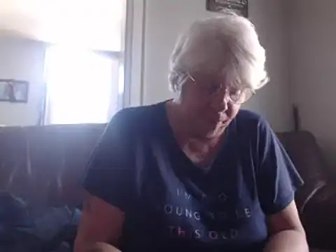 canadiancougar1965 online show from September 19, 2:07 pm