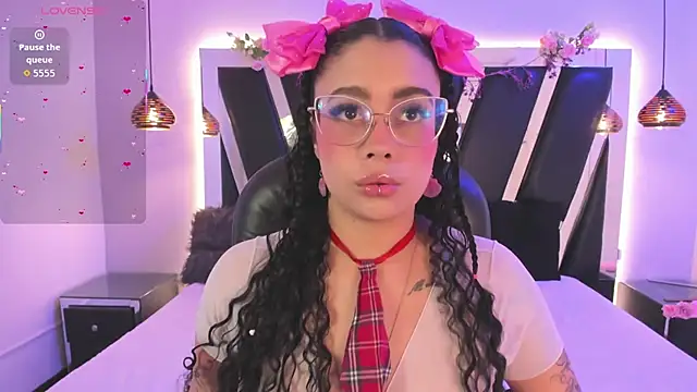 antonelllepiercee online show from March 6, 10:56 am