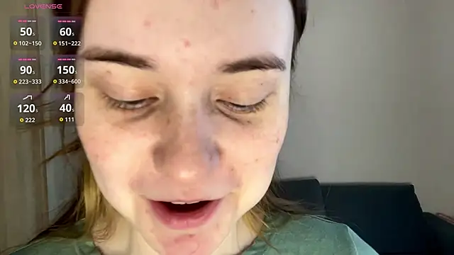 Snapshot of EditaBumford chatting on April 2, 6:11 am EditaBumford online show from April 2, 6:11 am