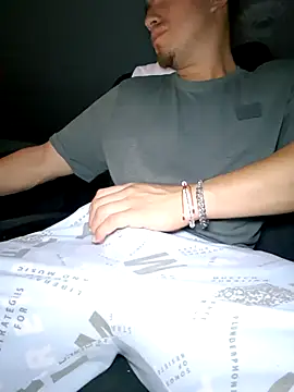 dragon1006 online show from December 23, 5:38 am