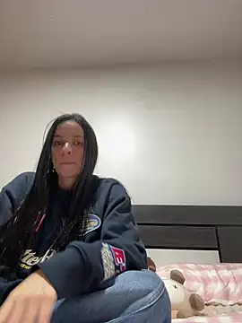 daniniescobarr online show from March 4, 8:37 pm