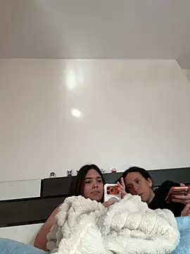 daniniescobarr online show from April 8, 4:51 pm