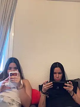 daniniescobarr online show from April 15, 5:09 pm