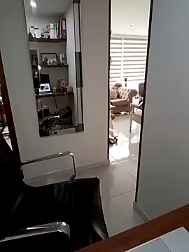 your red rose  online show from December 10, 5:11 pm