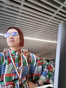 your red rose  online show from January 22, 1:42 pm