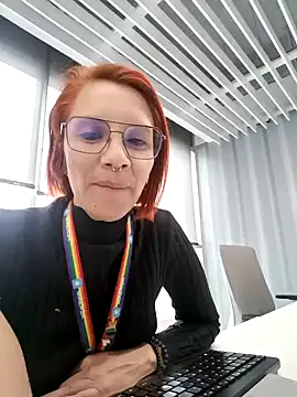 your red rose  online show from January 30, 7:15 pm