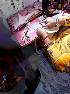 Snapshot of menakshiiikaur chatting on December 2, 4:53 am menakshiiikaur online show from December 2, 4:53 am