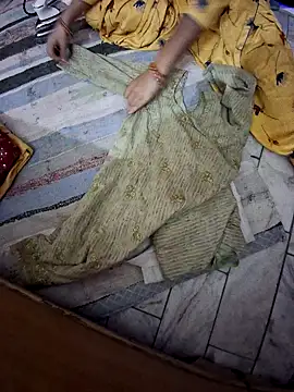 Snapshot of menakshiiikaur chatting on December 2, 1:57 pm menakshiiikaur online show from December 2, 1:57 pm