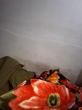 Snapshot of menakshiiikaur chatting on December 2, 5:26 pm menakshiiikaur online show from December 2, 5:26 pm