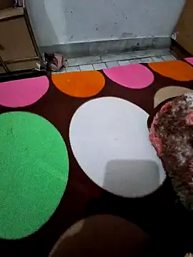 Snapshot of menakshiiikaur chatting on December 4, 2:04 pm menakshiiikaur online show from December 4, 2:04 pm