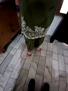 Snapshot of menakshiiikaur chatting on January 27, 7:24 am menakshiiikaur online show from January 27, 7:24 am