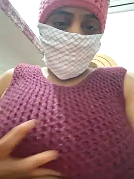 Snapshot of menakshiiikaur chatting on January 31, 6:14 pm menakshiiikaur online show from January 31, 6:14 pm