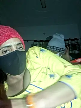 Snapshot of menakshiiikaur chatting on December 22, 4:59 pm menakshiiikaur online show from December 22, 4:59 pm