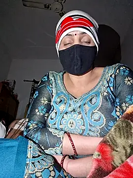 Snapshot of menakshiiikaur chatting on February 6, 5:49 pm menakshiiikaur online show from February 6, 5:49 pm