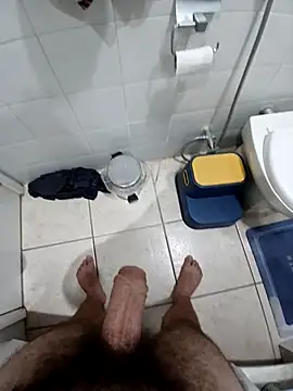 Snapshot of loganwolverine02 chatting on November 24, 2:44 am loganwolverine02 online show from November 24, 2:44 am