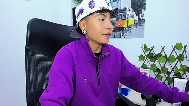 Im Mathias online show from November 6, 4:13 am