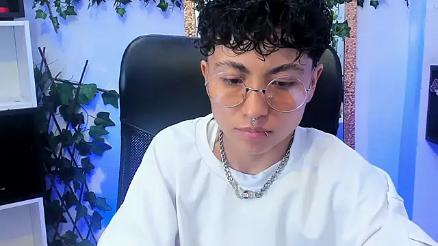 Im Mathias online show from February 13, 2:07 am