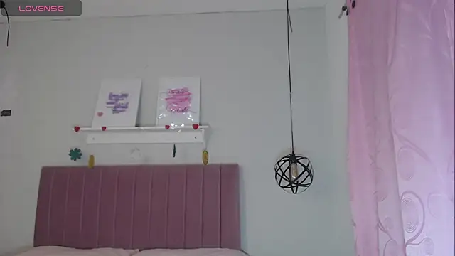 julz 03 online show from March 19, 7:06 pm